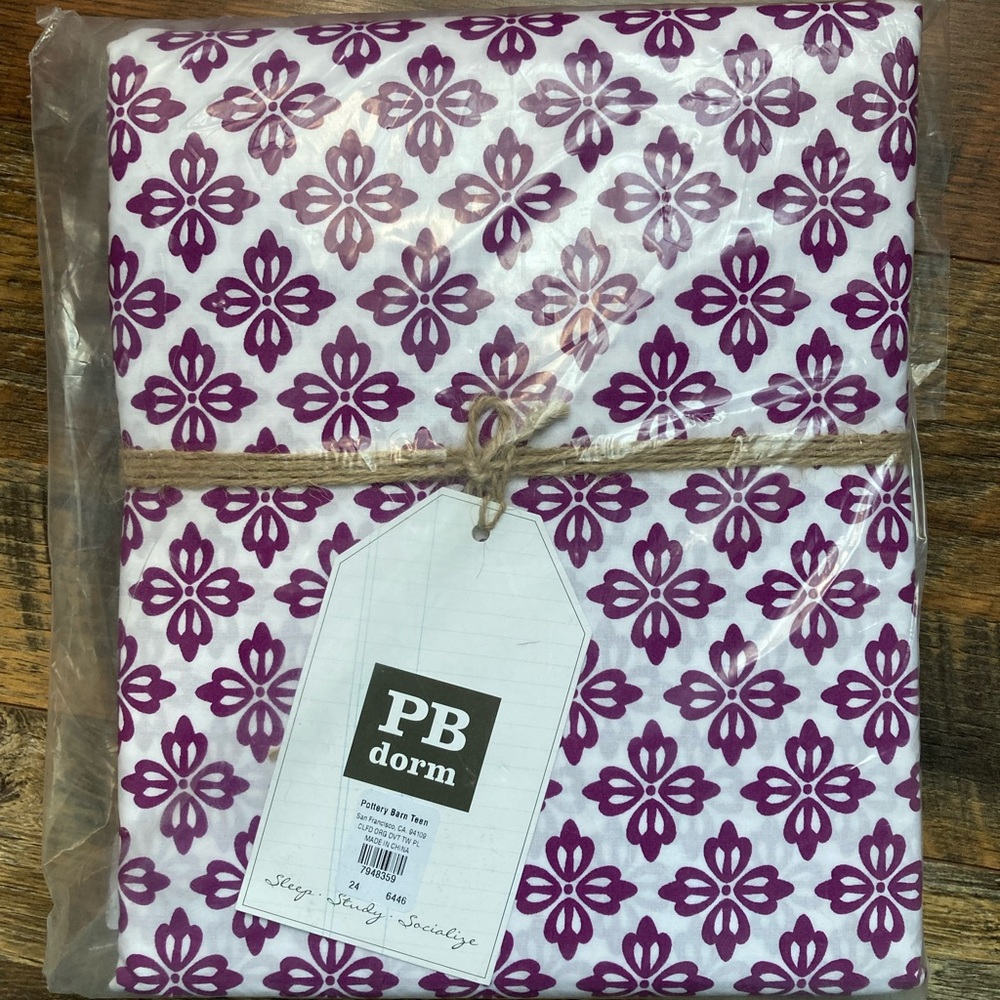 NWT Pottery Barn Teen Dorm Duvet